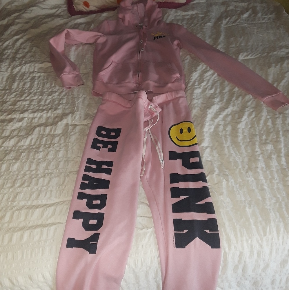 VS. PINK OUTFIT